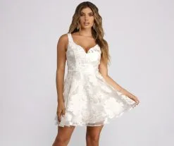 Windsor. Heather Formal Floral Burnout Organza Party Dress -Formal Dresses Online Shop 05001 0438 1 ebd0fe7f ea93 4c6b 9db4 837b817c09c6