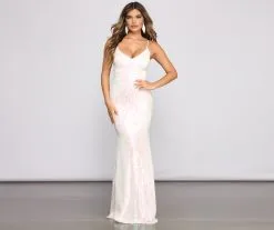 Windsor. Meg Formal Iridescent Sequin Dress