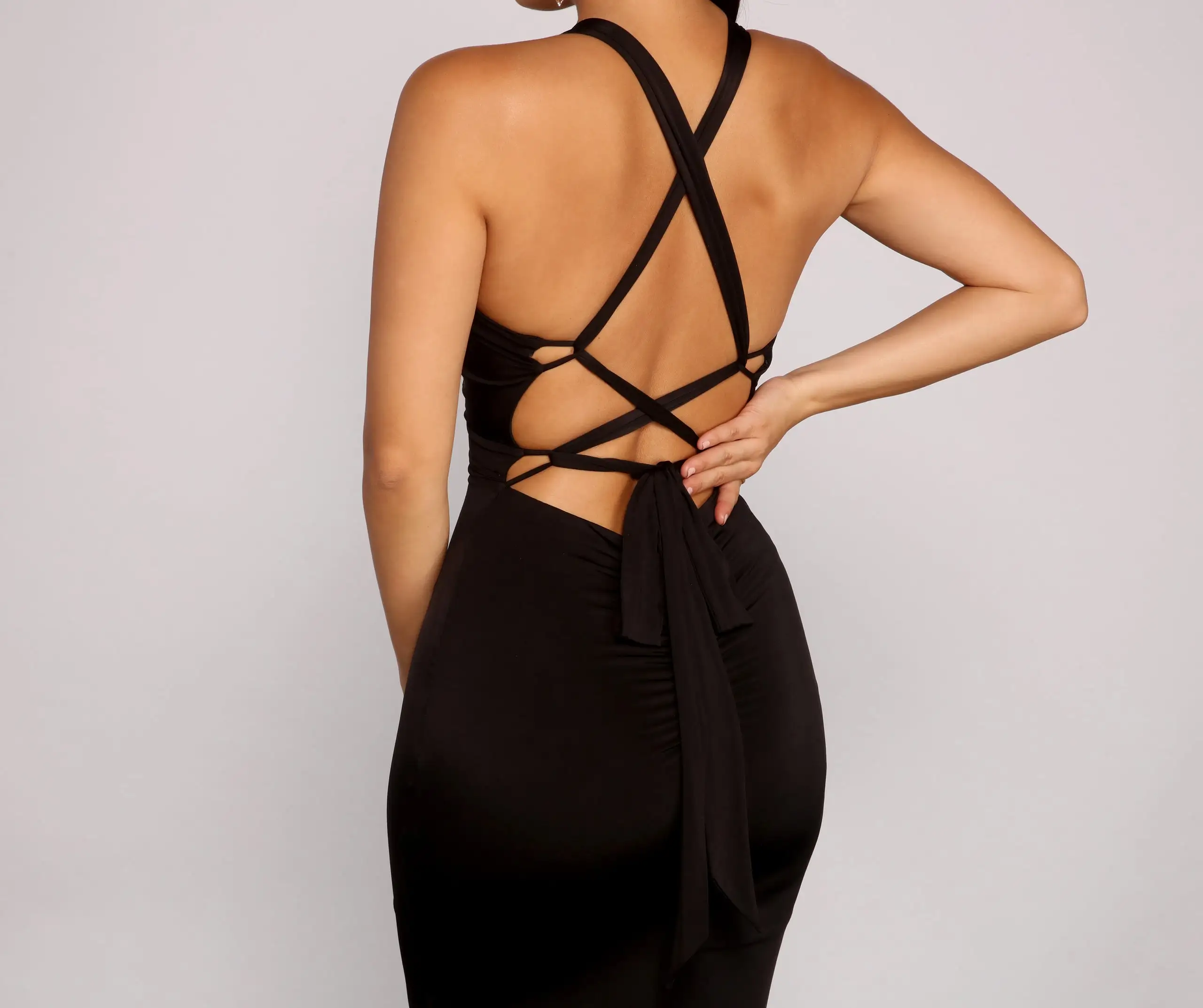 Windsor. Kelsey Halter Lace-Up Mermaid Dress 8 Windsor. Kelsey Halter Lace-Up Mermaid Dress - Image 6