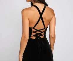 Windsor. Christina Lace-Up Back Velvet Dress 27 Windsor. Christina Lace-Up Back Velvet Dress -Formal Dresses Online Shop 05002 1552 5