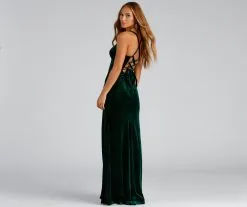 Windsor. Christina Lace-Up Back Velvet Dress 29 Windsor. Christina Lace-Up Back Velvet Dress -Formal Dresses Online Shop 05002 2047 2 da2de3ef 1260 4266 b6ce 453cb9da2765