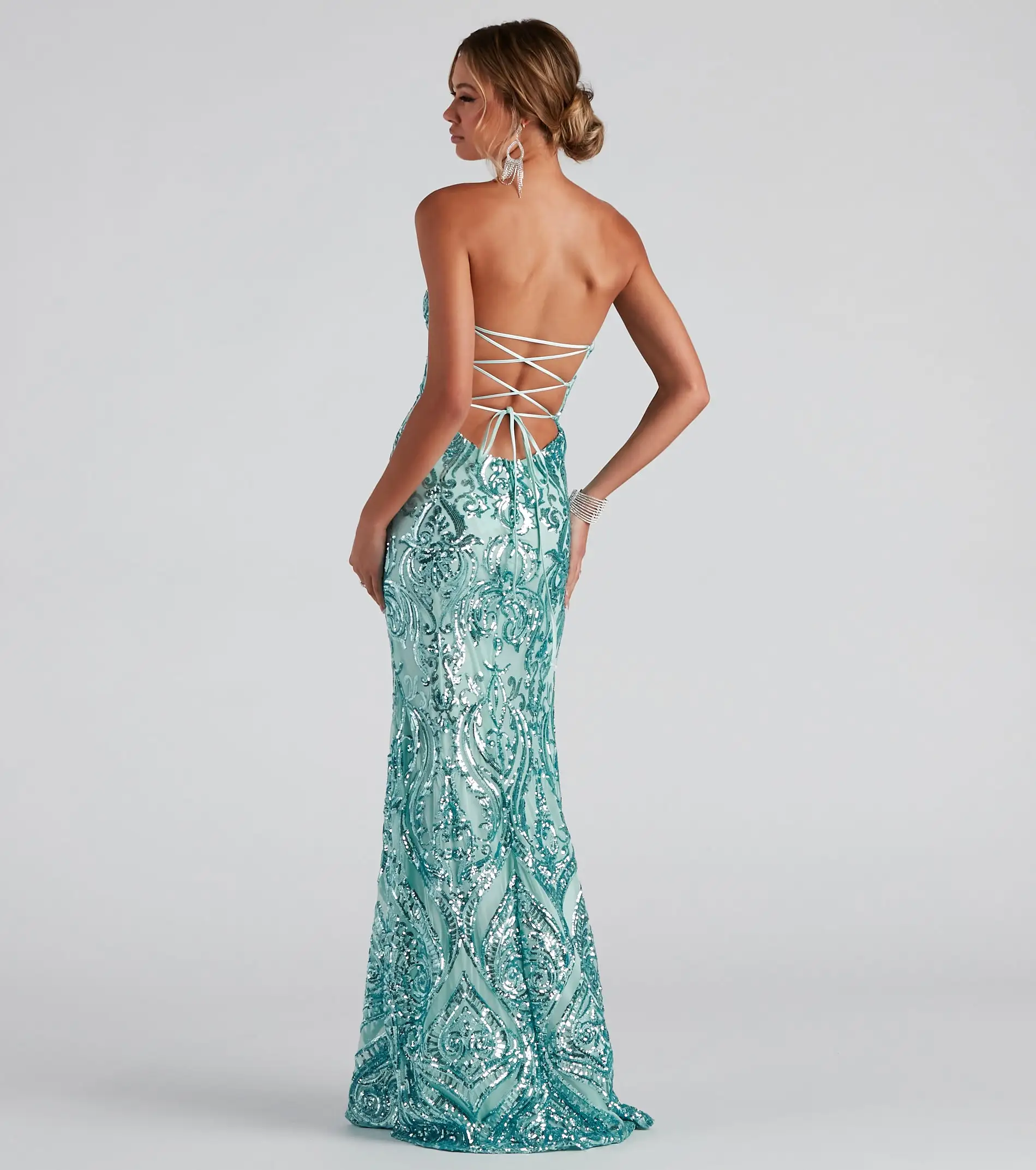 Windsor. Cordelia Formal Damask Sequin Dress 6 Windsor. Cordelia Formal Damask Sequin Dress - Image 4