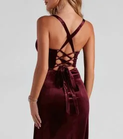 Windsor. Christina Lace-Up Back Velvet Dress 35 Windsor. Christina Lace-Up Back Velvet Dress -Formal Dresses Online Shop 05002 2429 4