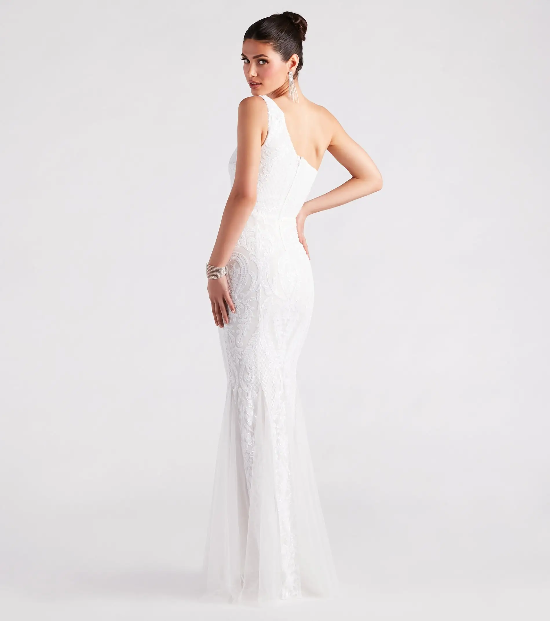 Windsor. Hilary Formal Sequin One-Shoulder Mermaid Dress 4 Windsor. Hilary Formal Sequin One-Shoulder Mermaid Dress - Image 2