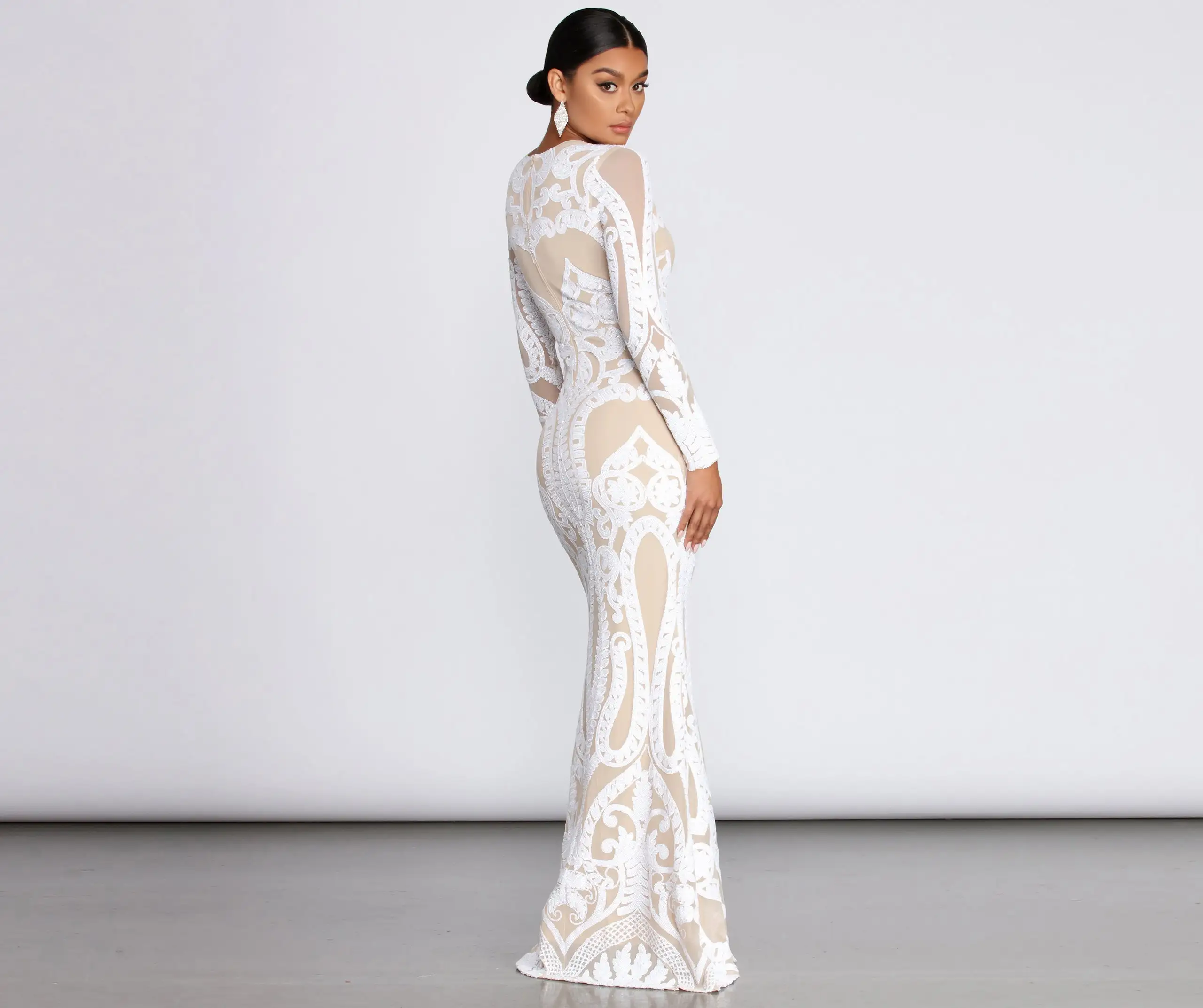 Windsor. Aella Formal Sequin Long Dress 6 Windsor. Aella Formal Sequin Long Dress - Image 4