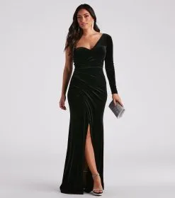 Windsor. Kelsey Formal Velvet Long Dress