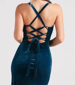 Windsor. Christina Lace-Up Back Velvet Dress 39 Windsor. Christina Lace-Up Back Velvet Dress -Formal Dresses Online Shop 05002 7086 4