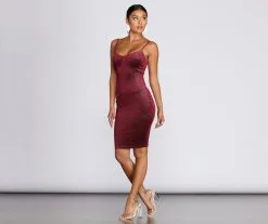 Windsor. Sweetheart Velvet Glitter Midi Dress 9 Windsor. Sweetheart Velvet Glitter Midi Dress -Formal Dresses Online Shop 05101 0186 3 af88f705 5cf6 4933 8532 0a54741a86cd