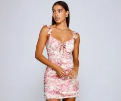 Windsor. Weekend-Ready Floral Chiffon Mini Dress
