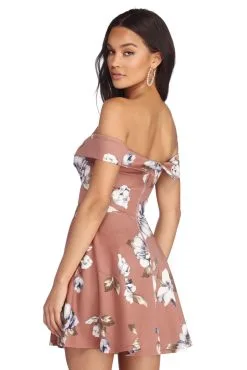 Windsor. Pretty And Picturesque Skater Dress 8 Windsor. Pretty And Picturesque Skater Dress -Formal Dresses Online Shop 05101 8221 3 90af4eb3 471f 4938 9baa 335f419d0052