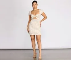 Windsor. Smocked Sweetheart Gingham Mini Dress 10 Windsor. Smocked Sweetheart Gingham Mini Dress -Formal Dresses Online Shop 05102 0688 4