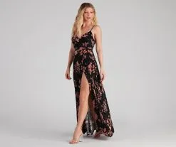 Windsor. Total Sweetheart Floral High Slit Maxi Dress