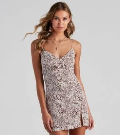 Windsor. Ahead Of The Pack V-Neck Mini Dress