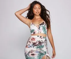 Windsor. Vacay Beauty Floral Crop Top