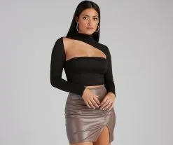 Windsor. Make It Bold Cutout Crop Top