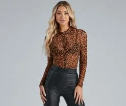 Windsor. Stylish Purrfection Crop Top