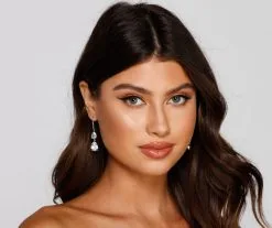 Windsor. Mesmerizing Shine Cubic Zirconia Teardrop Earrings