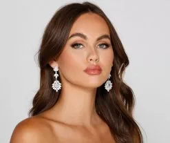 Windsor. That Luxe Glow Teardrop Earrings