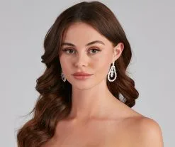 Windsor. Upscale Beauty Teardrop Statement Earrings