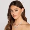 Windsor. Moment For Glam Teardrop Lariat Necklace Set