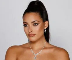 Windsor. Encircled In Glamour Rhinestone Collar And Earrings Set