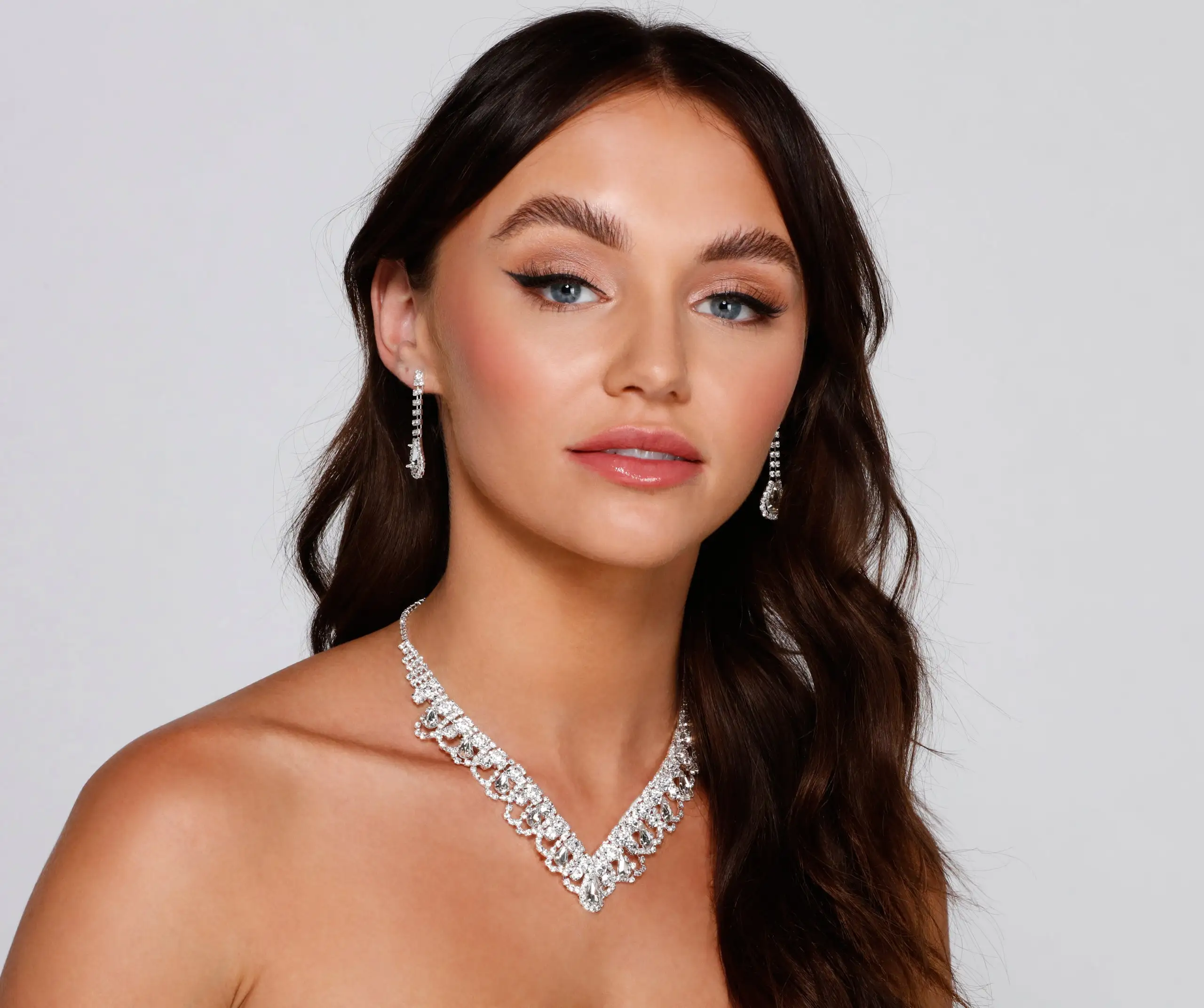 Windsor. Shimmer And Glow Collar And Duster Earrings Set 3 Windsor. Shimmer And Glow Collar And Duster Earrings Set