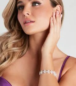 Windsor. Chic Agleam Rhinestone Bracelet