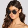 Windsor. Sleek And Stylish Aviator Sunglasses