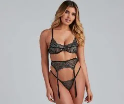 Windsor. Lace Display Bra And Panty Set