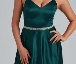 Windsor. So Glitzy Rhinestone Belt