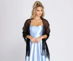 Windsor. Floral Crochet Fringe Shawl