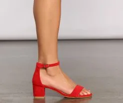 Windsor. Basic And Chic Low Block Heels 21 Windsor. Basic And Chic Low Block Heels -Formal Dresses Online Shop 07401 2898 5 0295c339 1f3d 4559 8178 c4f2113554b7