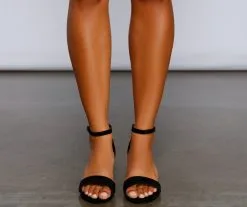 Windsor. Basic Faux Patent Leather Block Heels -Formal Dresses Online Shop 07401 3170 2