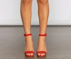 Windsor. Sweetest Chic Buckled Block Heel 18 Windsor. Sweetest Chic Buckled Block Heel -Formal Dresses Online Shop 07401 3241 2