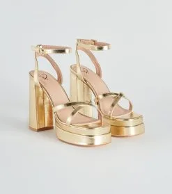 Windsor. Set To Stun Metallic Platform Heels