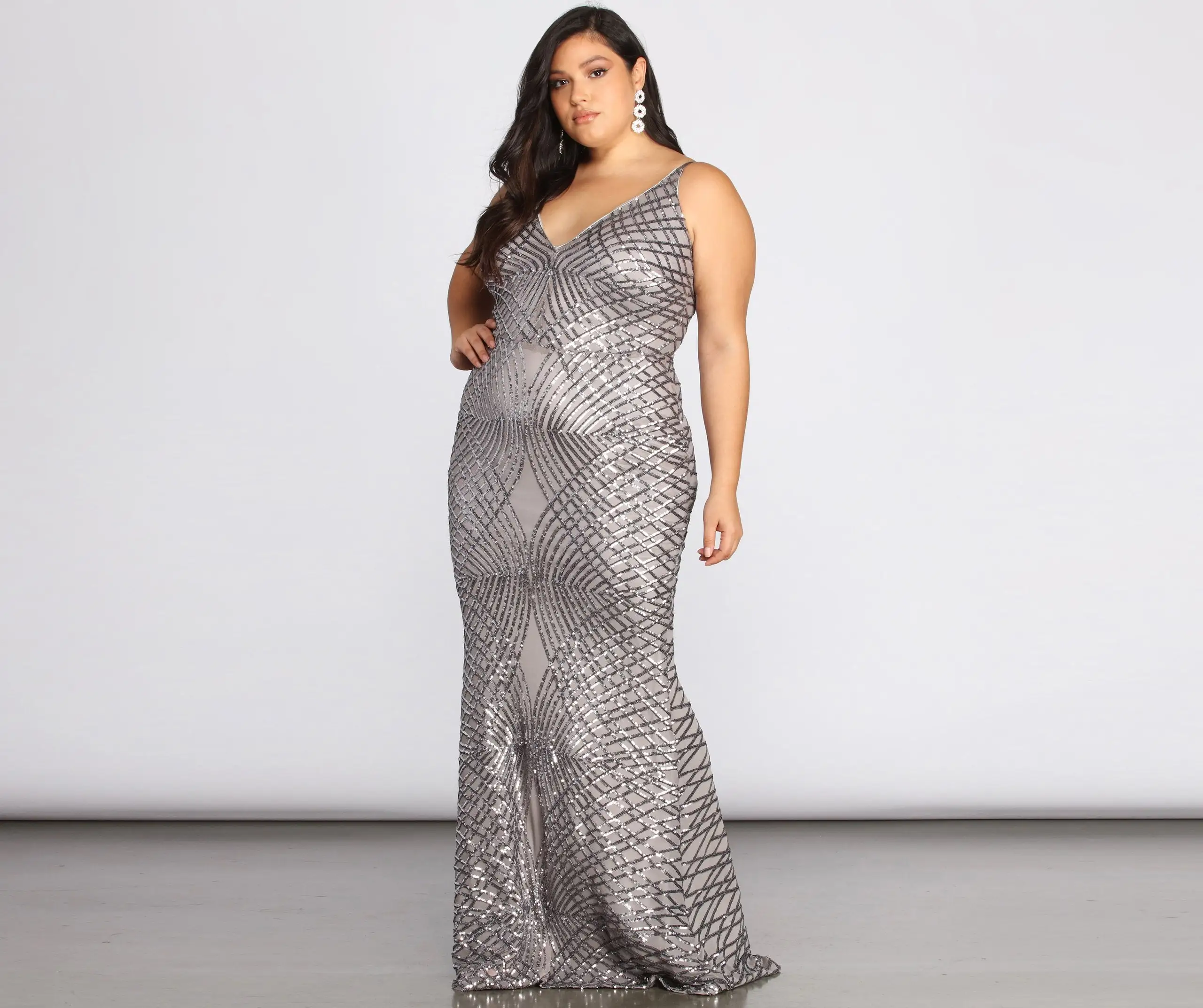 Windsor. Plus Alani Sequin Scroll Dress 5 Windsor. Plus Alani Sequin Scroll Dress - Image 3